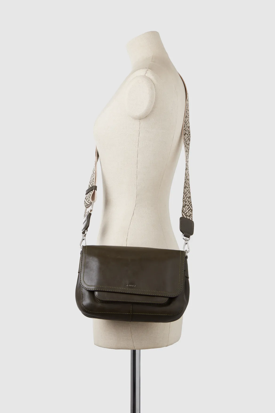 Pia Leather Flap Crossbody Bag Strandbags
