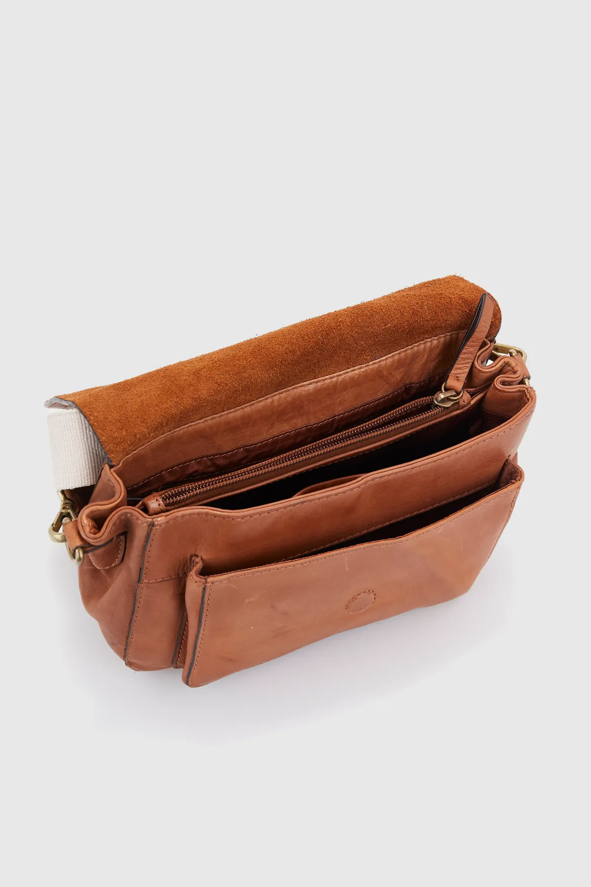 Pia Leather Flap Crossbody Bag Strandbags
