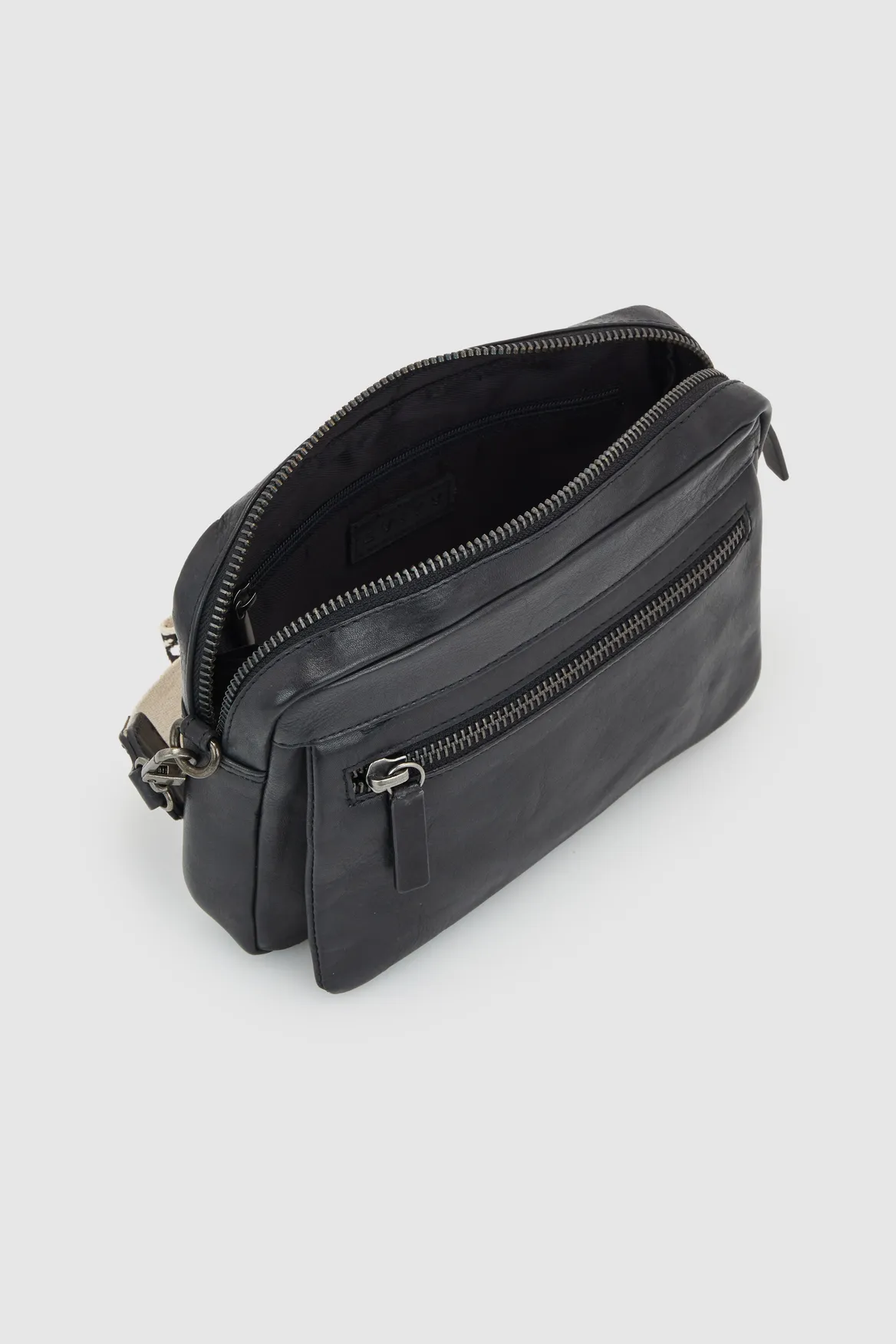 Pia Leather Small Crossbody Strandbags
