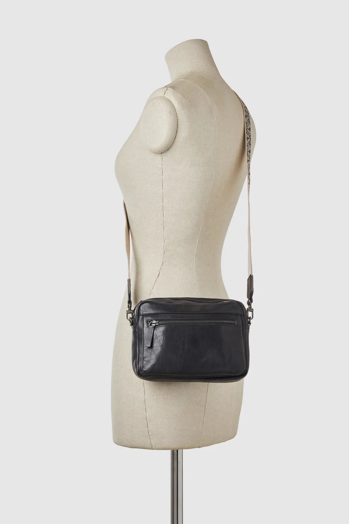 Pia Leather Small Crossbody Strandbags
