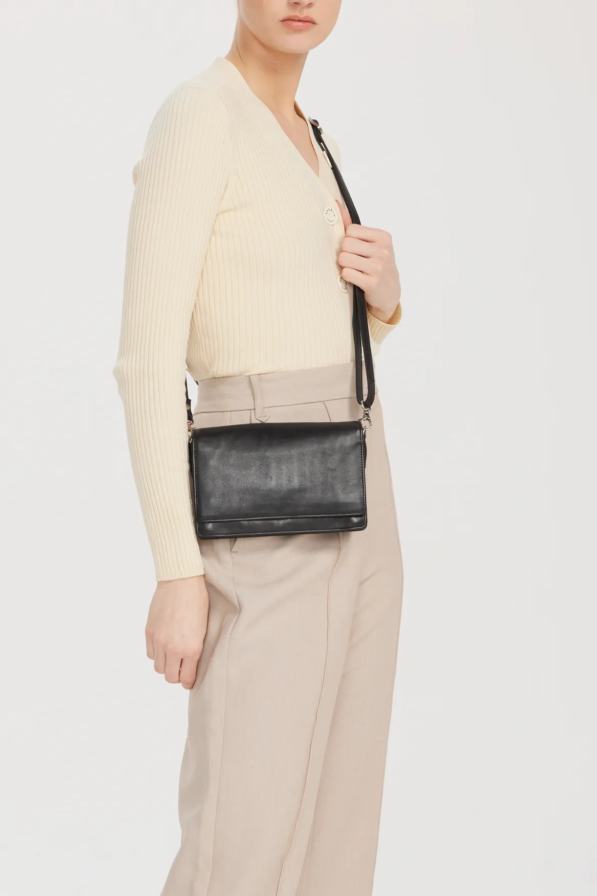 Rae Leather Organiser Crossbody Strandbags