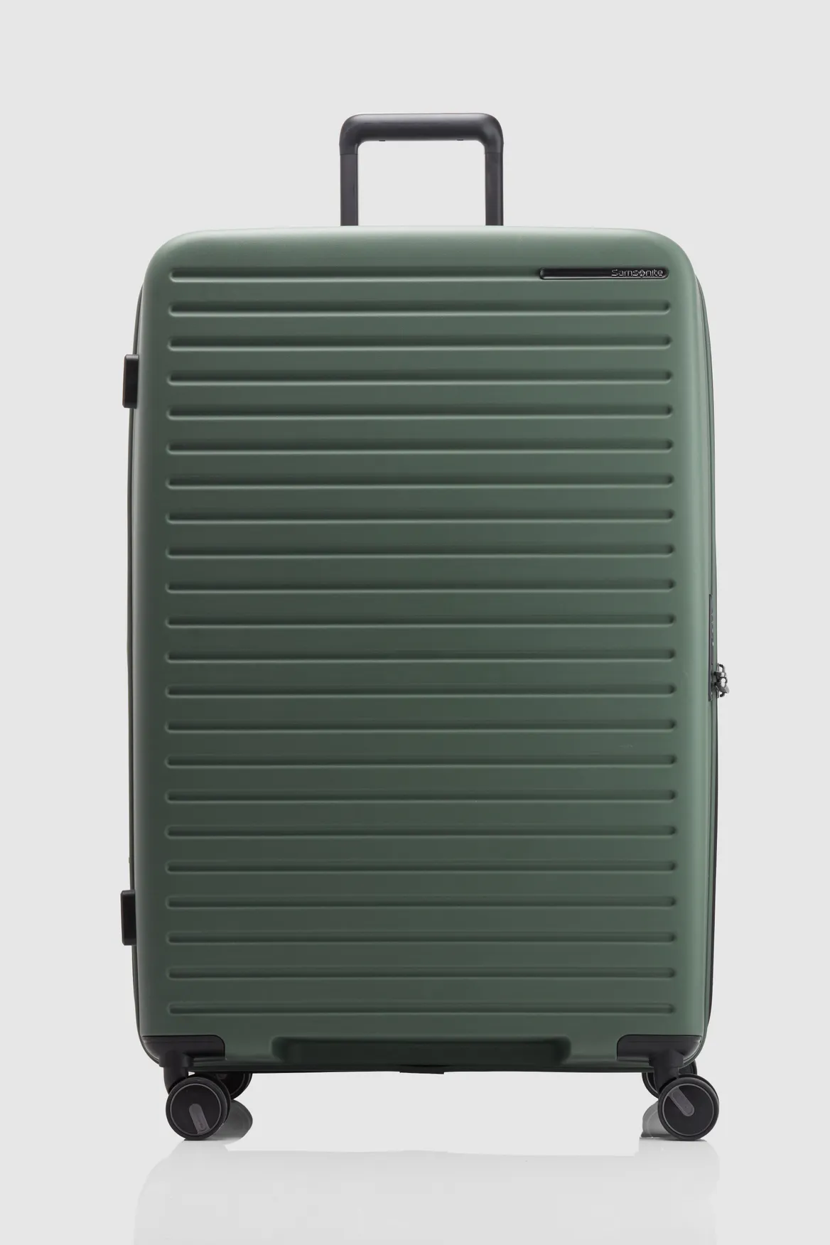 Restackd 81cm Suitcase Strandbags
