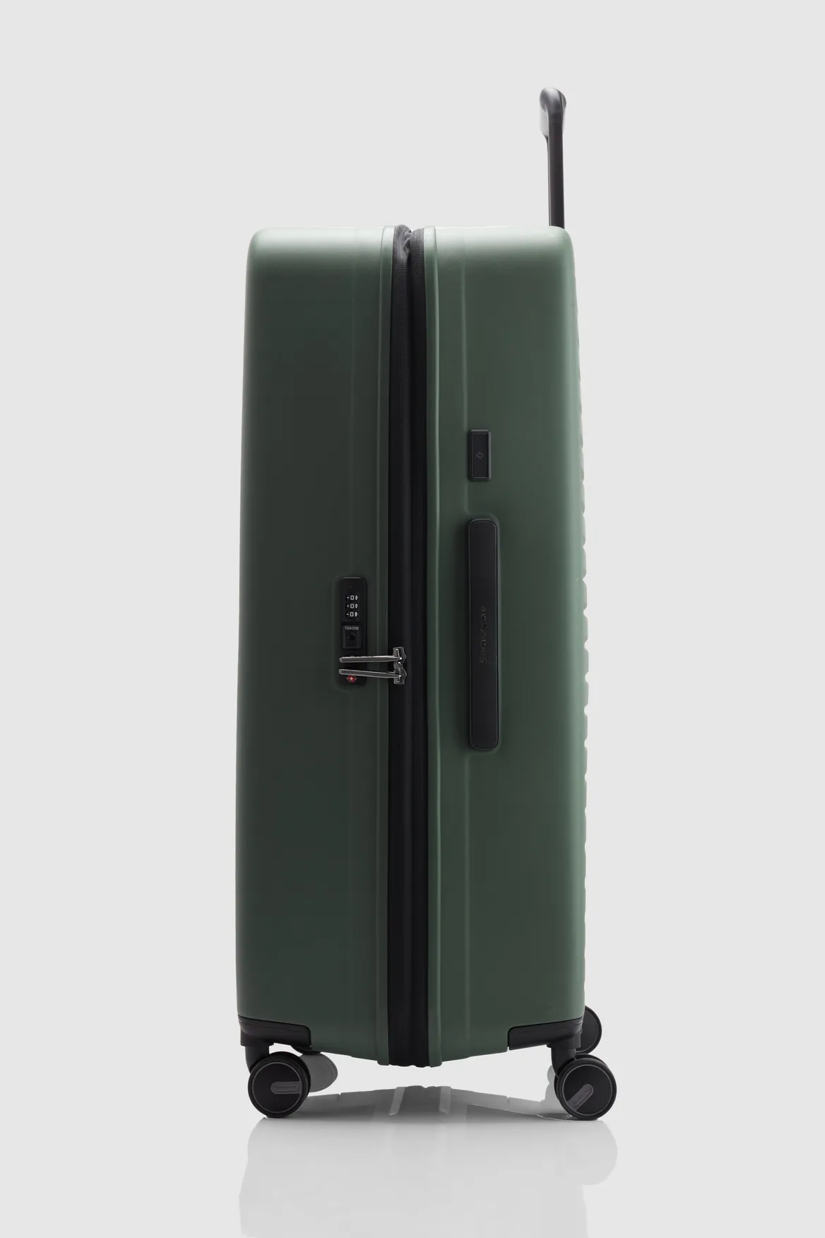 Restackd 81cm Suitcase Strandbags