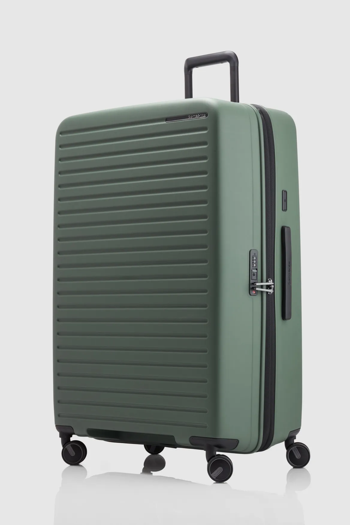 Restackd 81cm Suitcase Strandbags
