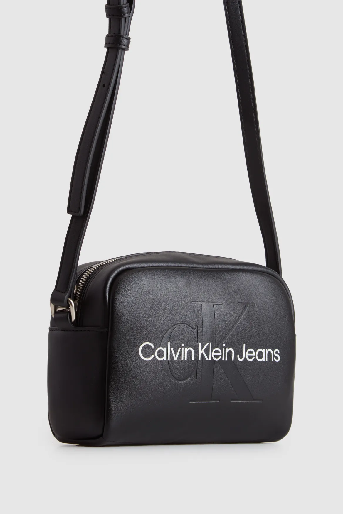 Sculpted Crossbody Bag Strandbags