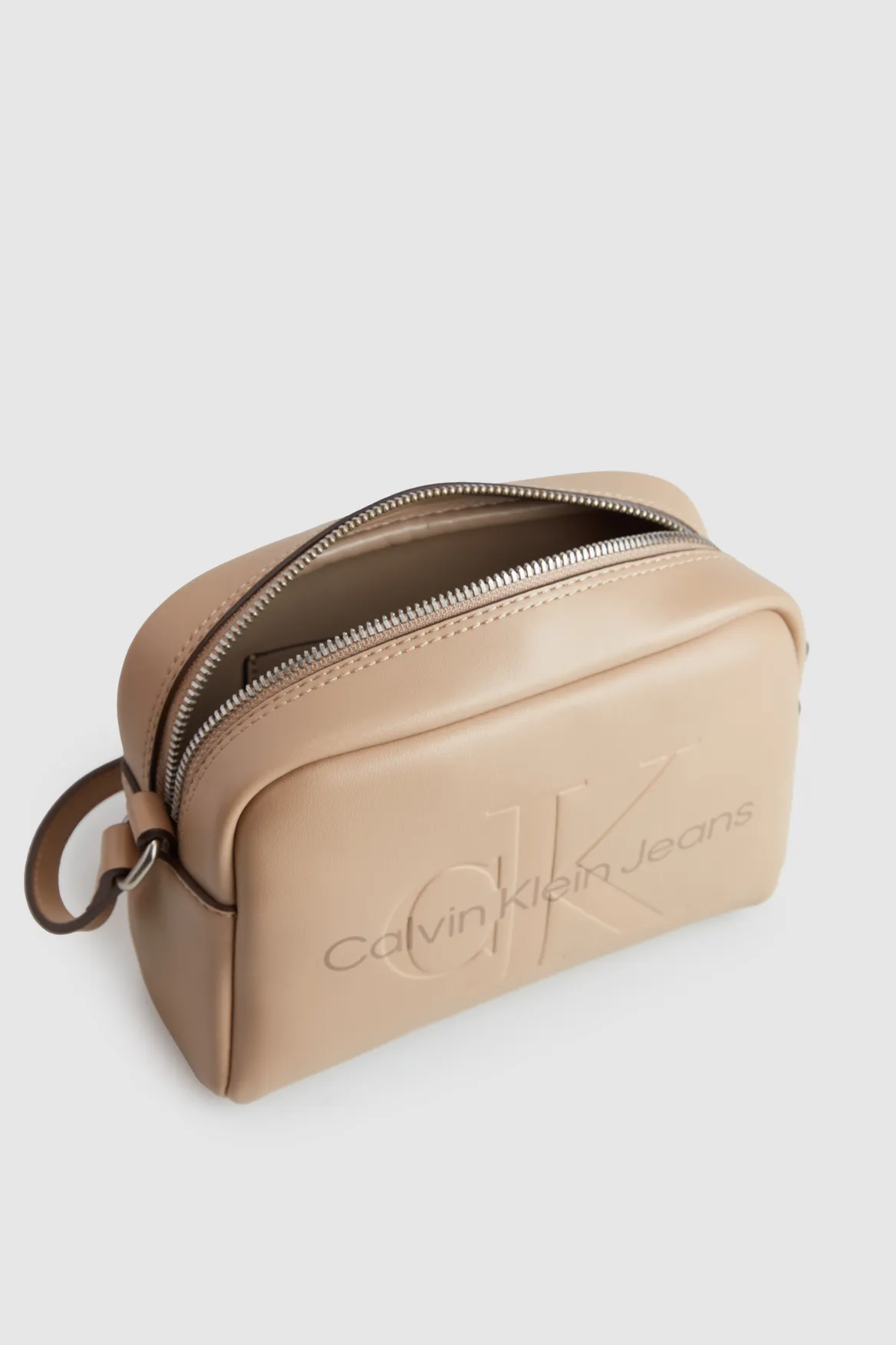 Sculpted Crossbody Bag Strandbags