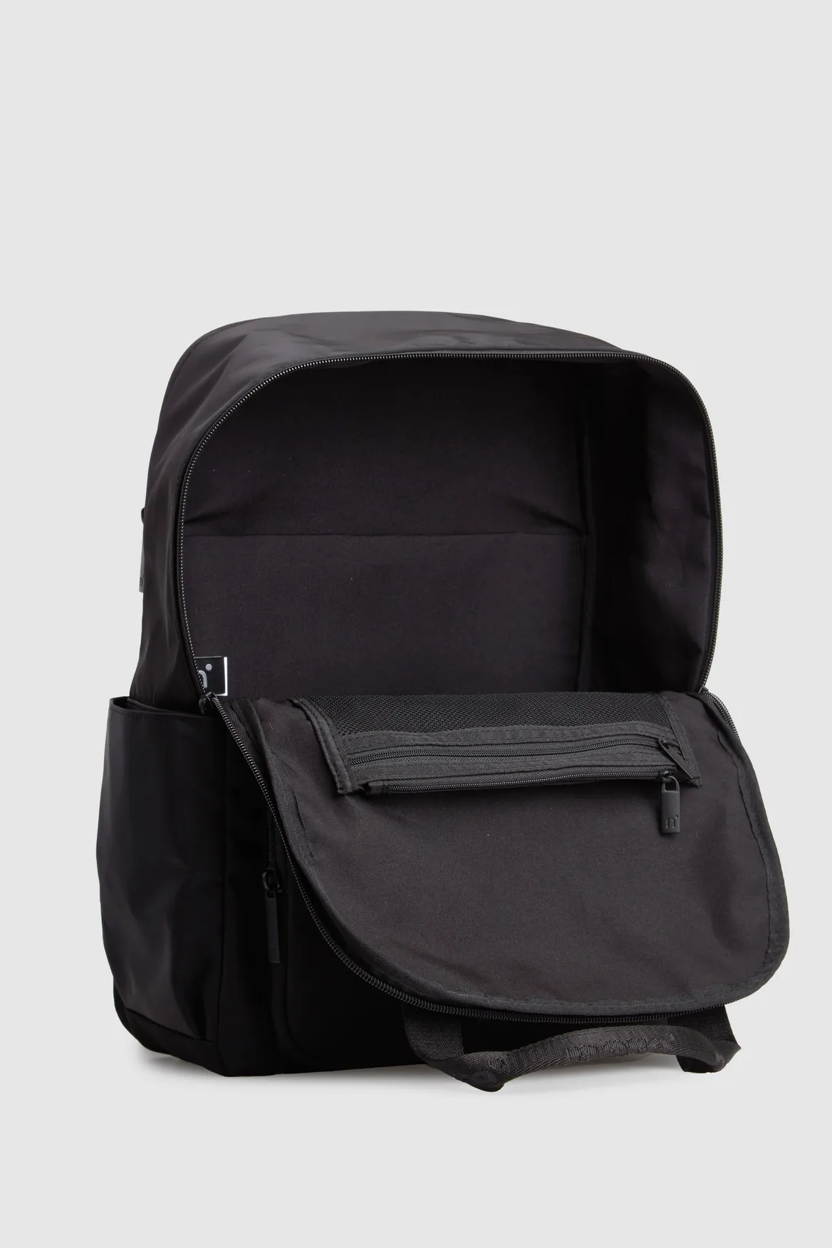 Seeker Carry On Backpack Strandbags