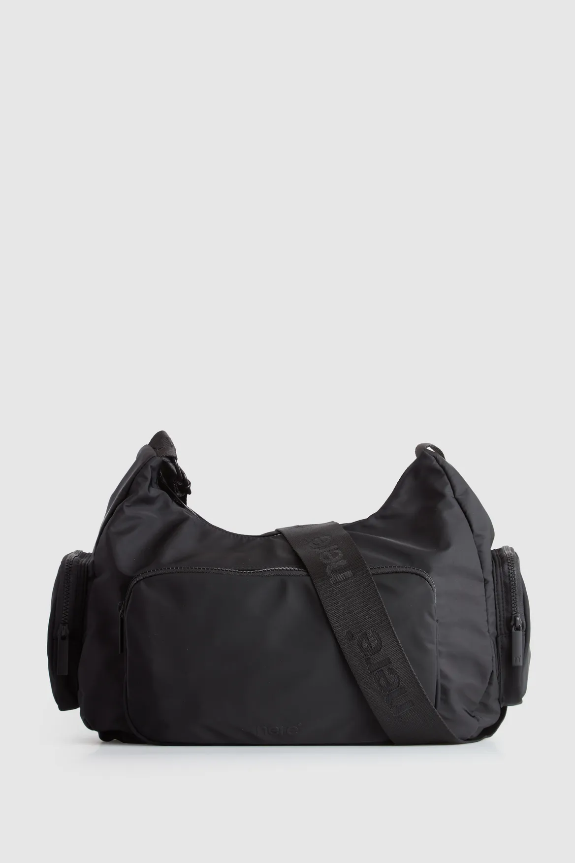 Seeker Multi Pocket Crossbody Bag Strandbags