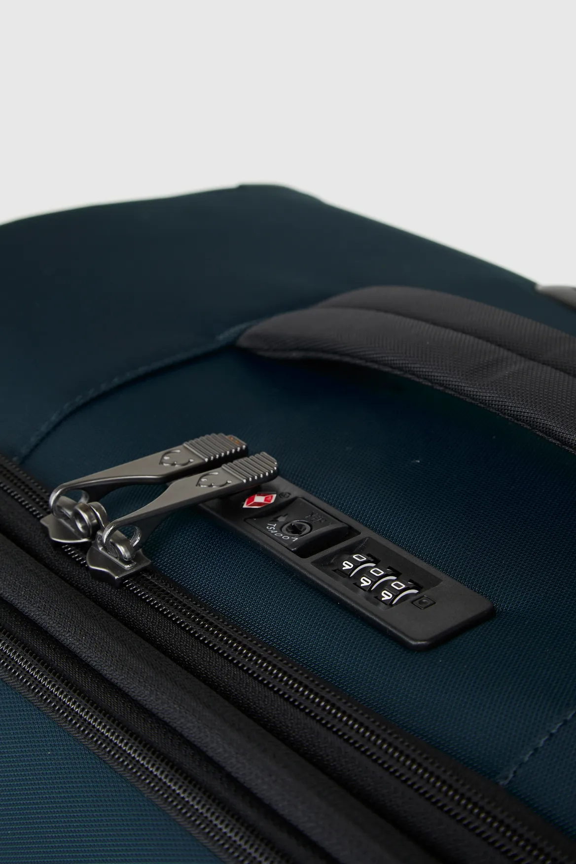 Soft Stripe 54cm Suitcase Strandbags