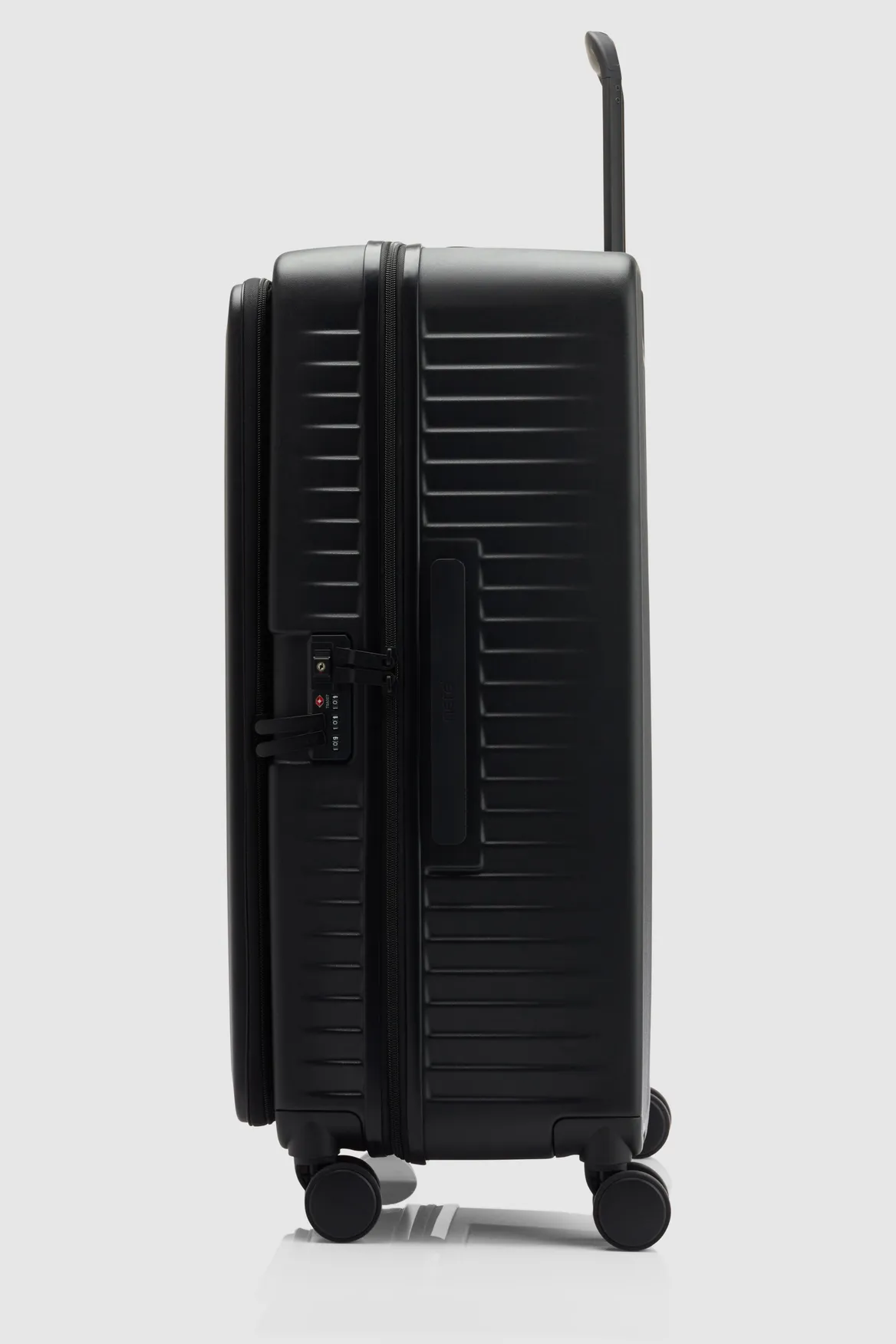 Venture Dual Open 76cm Suitcase Strandbags