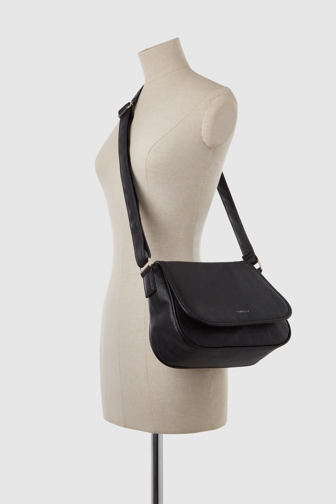 Zip Pocket Flap Crossbody Bag Strandbags